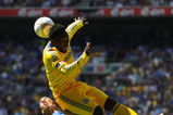 LONDON, ENGLAND - MAY 30:  Michael Essien of Chelsea outjumps Steven Pienaar of Everton during the FA Cup sponsored by E.ON Final match between Chelsea and Everton at Wembley Stadium on May 30, 2009 in London, England.  (Photo by Shaun Botterill/Getty Images)