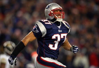 FOXBOROUGH, MA - JANUARY 12:  Rodney Harrison #37 of the New England Patriots reacts to a play against the Jacksonville Jaguars during the AFC Divisional playoff game at Gillette Stadium game on January 12, 2008 in Foxboro, Massachusetts.  (Photo by Elsa/Getty Images)