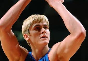 CHICAGO - FEBRUARY 25:  Darko Milicic #31 of the Detroit Pistons shoots a free throw during the game against the Chicago Bulls on February 25, 2004 at the United Center in Chicago, Illinois. The Pistons won 107-88. NOTE TO USER: User expressly acknowledges and agrees that, by downloading and/or using this Photograph, User is consenting to the terms and conditions of the Getty Images License Agreement. (Photo by Jonathan Daniel/Getty Images)