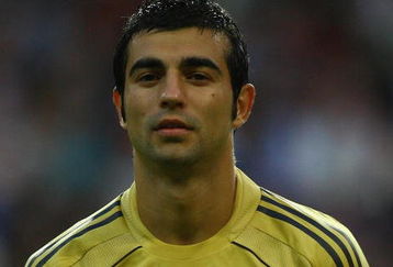 COPENHAGEN, DENMARK - AUGUST 20:  Raul Albiol Tortajada of Spain looks on during the International Friendly match between Denmark and Spain on August 20, 2008 at the Parken Stadium in Copenhagen, Denmark.  (Photo by Ian Walton/Getty Images)