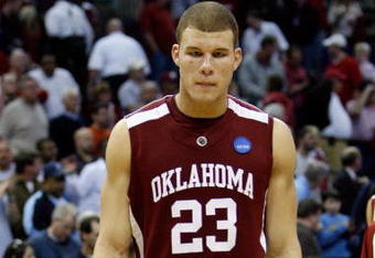 MEMPHIS, TN - MARCH 29:  Blake Griffin #23 of the Oklahoma Sooners walks off the court after losing to the North Carolina Tar Heels during the NCAA Men's Basketball Tournament South Regional Final at the FedExForum on March 29, 2009 in Memphis, Tennessee. The Tar Heels defeated the Sooners 72-60 to advance to the Final Four.  (Photo by Joe Murphy/Getty Images)