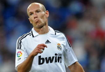 MADRID, SPAIN - MAY 24:  Arjen Robben of Real Madrid reacts during the La Liga match between Real Madrid and Mallorca at the Santiago Bernabeu Stadium on May 24, 2009 in Madrid, Spain.  (Photo by Jasper Juinen/Getty Images)