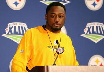 TAMPA, FL - JANUARY 29:  Head coach Mike Tomlin of the Pittsburgh Steelers speaks during a press conference after receiving the 'Motorola Coach of the Year' award at the University of South Florida on January 29, 2009 in Tampa, Florida.  (Photo by Christian Petersen/Getty Images)