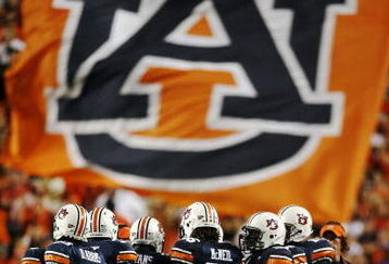 AUBURN, AL - SEPTEMBER 20:  The special teams unit of the Auburn Tigers prepare for a kick-off after the offense scored against the LSU Tigers at Jordan-Hare Stadium on September 20, 2008 in Auburn, Alabama. LSU defeated Auburn 26-21.  (Photo by Doug Benc/Getty Images)