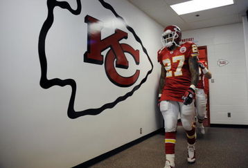 KANSAS CITY, MO - NOVEMBER 16:  Larry Johnson #27 of the Kansas City Chiefs heads out to the field prior to a game against the New Orleans Saints on November 16, 2008 at Arrowhead Stadium in Kansas City, Missouri.  (Photo by G. Newman Lowrance/Getty Images)