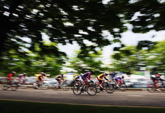 MILTON KEYNES, ENGLAND - MAY 21:  The peloton makes its way around Milton Keynes during Round One of the 2009 Tour Series on May 21, 2009 in Milton Keynes, England.  (Photo by Bryn Lennon/Getty Images)