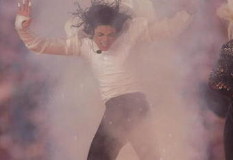 31 Jan 1993: Singer Michael Jackson performs during halftime at Super Bowl XXVII between the Dallas Cowboys and the Buffalo Bills at the Rose Bowl in Pasadena, California. The Cowboys won the game, 52-17.