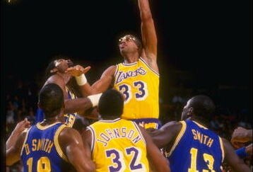 Jan 1988:  Center Kareem Abdul-Jabbar of the Los Angeles Lakers goes up for two during a game against the Golden State Warriors at the Oakland Coliseum Arena in Oakland, California. Mandatory Credit: Mike Powell/Allsport