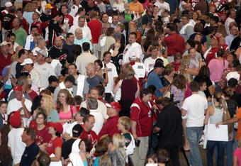 GLENDALE, AZ - JUNE 25:  Fans of the Phoenix Coyotes fill the arena floor during an open house at Jobing.com Arena on June 25, 2009 in Glendale, Arizona.  (Photo by Christian Petersen/Getty Images)