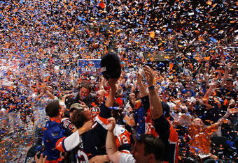UNIONDALE, NY - JUNE 26:  Islander fans cheer after John Tavares is picked number one overall in the 2009 NHL Entry Draft by the New York Islander during the Islanders Draft Party on June 26, 2009 at Nassau Coliseum in Uniondale, New York.  (Photo by Mike Stobe/Getty Images)