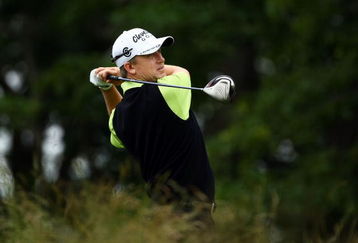FARMINGDALE, NY - JUNE 19:  David Toms watches his tee shot on the 13tth hole during the continuation of the first round of the 109th U.S. Open on the Black Course at Bethpage State Park on June 19, 2009 in Farmingdale, New York.  (Photo by Chris McGrath/Getty Images)