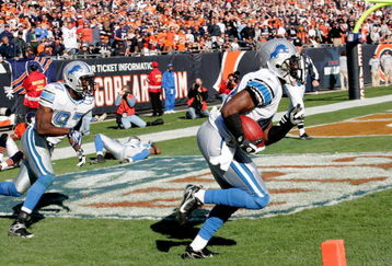 CHICAGO - OCTOBER 28:  Defensive back Gerald Alexander #42 of the Detroit Lions runs with the football out of the end zone after an interception against the Chicago Bears at Soldier Field on October 28, 2007 in Chicago Illinois. The Lions defeated the Bears 16-7.  (Photo by Scott Boehm/Getty Images)