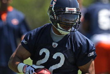 LAKE FOREST, IL - MAY 20: Matt Forte #22 of the Chicago Bears participates during an organized team activity (OTA) practice on May 20, 2009 at Halas Hall in Lake Forest, Illinois. (Photo by Jonathan Daniel/Getty Images)