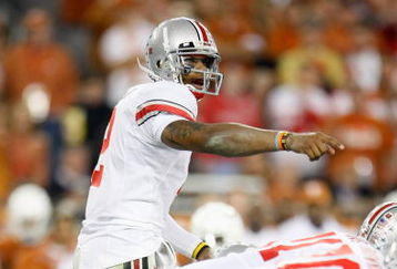 GLENDALE, AZ - JANUARY 05:  Terrelle Pryor #2 of the Ohio State Buckeyes snaps the ball against the Texas Longhorns during the Tostitos Fiesta Bowl Game on January 5, 2009 at University of Phoenix Stadium in Glendale, Arizona.  (Photo by Jeff Gross/Getty Images)