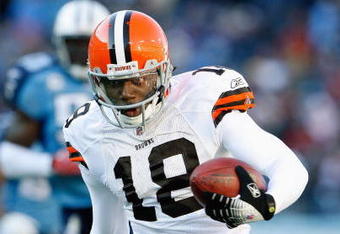 NASHVILLE, TN - DECEMBER 7:   Donte Stallworth #18 of the Cleveland Browns carries the ball during the game against the Tennessee Titans on December 7, 2008 at LP Field in Nashville, Tennessee.  (Photo by Kevin C. Cox/Getty Images)