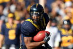 BERKELEY, CA - NOVEMBER 22:  Jahvid Best #4 of the California Golden Bears runs against the Stanford Cardinal during an NCAA football game on November 22, 2008 at Memorial Stadium in Berkeley, California.  (Photo by Jed Jacobsohn/Getty Images)