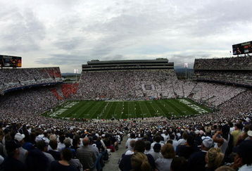 STATE COLLEGE, PA - SEPTEMBER 06:  A general view of the Oregon State Beavers and the Penn State Nittany Lions at Beaver Stadium on September 6, 2008 in State College, Pennsylvania.  (Photo by Ronald Martinez/Getty Images)