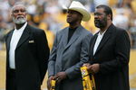 PITTSBURGH - SEPTEMBER 07:  Former members of the Pittsburgh Steelers, L.C. Greenwood (L), Mel Blount, and 'Mean' Joe Greene (R) before a game against the Houston Texans on September 7, 2008 at Heinz Field in Pittsburgh, Pennsylvania.  (Photo by Ronald Martinez/Getty Images)