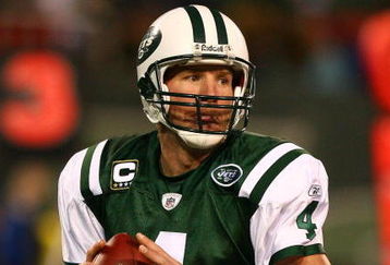 EAST RUTHERFORD, NJ - DECEMBER 28:  Brett Favre #4 of The New York Jets looks to pass against The Miami Dolphins during their game on December 28, 2008 at Giants Stadium in East Rutherford, New Jersey.  (Photo by Al Bello/Getty Images)
