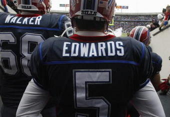 ORCHARD PARK, NY - DECEMBER 28:  Trent Edwards #5 of the Buffalo Bills waits to walk on the field before the game against the New England Patriots on December 28, 2008 at Ralph Wilson Stadium in Orchard Park, New York. (Photo by Rick Stewart/Getty Images)