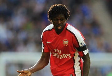 LONDON - APRIL 18:  Emmanuel Adebayor of Arsenal in action during the FA Cup sponsored by E.ON Semi Final match between Arsenal and Chelsea at Wembley Stadium on April 18, 2009 in London, England.  (Photo by Shaun Botterill/Getty Images)