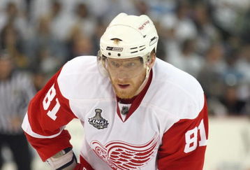 PITTSBURGH - JUNE 4: Marian Hossa #81 of the Detroit Red Wings looks on the ice against the Pittsburgh Penguins during Game Four of the 2009 NHL Stanley Cup Finals on June 4, 2009 at Mellon Arena in Pittsburgh, Pennsylvania. (Photo by: Bruce Bennett/Getty Images)
