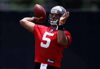 TAMPA, FL - MAY 01:  Quarterback Josh Freeman #5 of the Tampa Bay Buccaneers throws a pass during the Buccaneers Rookie Minicamp at One Buccaneer Place on May 1, 2009 in Tampa, Florida.  (Photo by J. Meric/Getty Images)