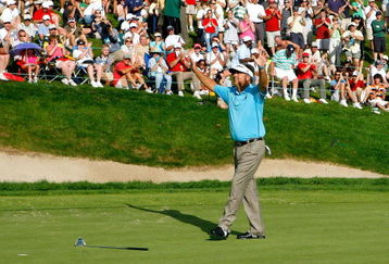 CROMWELL, CT - JUNE 28: Kenny Perry celebrates winning the 2009 Travelers Championship at TPC River Highlands on June 28, 2009 in Cromwell, Connecticut. (Photo by Jim Rogash/Getty Images)