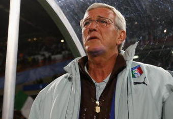 PRETORIA, SOUTH AFRICA - JUNE 21:  Marcello Lippi the coach of Italy looks on before the FIFA Confederations Cup match between Italy and Brazil at the Loftus Versfeld Stadium on June 21, 2009 in Pretoria, South Africa.  (Photo by Alex Livesey/Getty Images)
