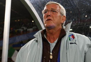 PRETORIA, SOUTH AFRICA - JUNE 21:  Marcello Lippi the coach of Italy looks on before the FIFA Confederations Cup match between Italy and Brazil at the Loftus Versfeld Stadium on June 21, 2009 in Pretoria, South Africa.  (Photo by Alex Livesey/Getty Images)