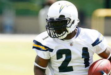 SAN DIEGO - MAY 03: Running back LaDainian Tomlinson #21 of the San Diego Chargers runs upfield during a practice drill at minicamp at the Chargers training facility on May 3, 2009 in San Diego, California. (Photo by Kevin Terrell/Getty Images)