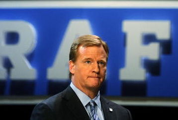 NEW YORK - APRIL 25:  NFL Commissioner Roger Goodell waits onstage at  Radio City Music Hall during the 2009 NFL Draft on April 25, 2009 in New York City  (Photo by Jeff Zelevansky/Getty Images)