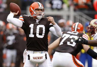CLEVELAND - DECEMBER 30:  Brady Quinn #10 of the Cleveland Browns throws the first regular season pass off his NFL career during a game against the San Francisco 49ers on December 30, 2007 at Cleveland Browns Stadium in Cleveland, Ohio. (Photo By Gregory Shamus/Getty Images)