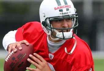 FLORHAM PARK, NJ - MAY 02:  Quarterback Mark Sanchez #6 of the New York Jets throws a pass during minicamp on May 2, 2009 at the Atlantic Health Jets Training Center in Florham Park, New Jersey.  (Photo by Jim McIsaac/Getty Images)