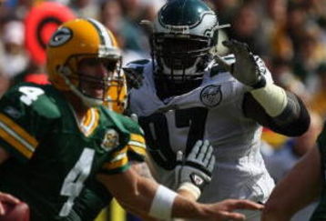 GREEN BAY, WI - SEPTEMBER 09: Brodrick Bunkley #97 of the Philadelphia Eagles rushes Brett Favre #4 of the Green Bay Packers on September 9, 2007 at Lambeau Field in Green Bay, Wisconsin. The Packers defeated the Eagles 16-13. (Photo by Jonathan Daniel/Getty Images)