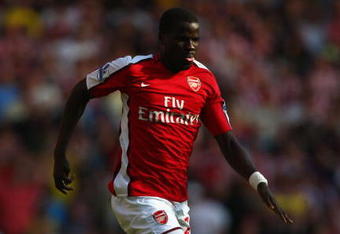 LONDON, ENGLAND - MAY 24:  Emmanuel Eboue of Arsenal runs with the ball during the Barclays Premier League match between Arsenal and Stoke City at Emirates Stadium on May 24, 2009 in London, England.  (Photo by Ryan Pierse/Getty Images)