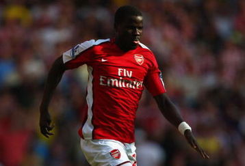 LONDON, ENGLAND - MAY 24:  Emmanuel Eboue of Arsenal runs with the ball during the Barclays Premier League match between Arsenal and Stoke City at Emirates Stadium on May 24, 2009 in London, England.  (Photo by Ryan Pierse/Getty Images)