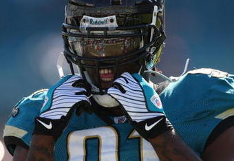 JACKSONVILLE, FL - OCTOBER 26:  Derrick Harvey #91 of the Jacksonville Jaguars  in a game against the Cleveland Browns at Jacksonville Muncipal Stadium on October 26, 2008 in Jacksonville, Florida.  (Photo by Sam Greenwood/Getty Images)