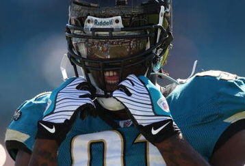 JACKSONVILLE, FL - OCTOBER 26:  Derrick Harvey #91 of the Jacksonville Jaguars  in a game against the Cleveland Browns at Jacksonville Muncipal Stadium on October 26, 2008 in Jacksonville, Florida.  (Photo by Sam Greenwood/Getty Images)