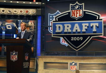 NEW YORK - APRIL 25:  NFL Commissioner Roger Goodell introduces Detroit Lions #1 draft pick Matthew Stafford at Radio City Music Hall for the 2009 NFL Draft on April 25, 2009 in New York City  (Photo by Jeff Zelevansky/Getty Images)
