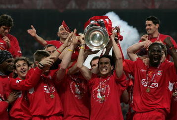 ISTANBUL, TURKEY - MAY 25:  Liverpool forward Luis Garcia of Spain lifts the European Cup after Liverpool won the European Champions League final between Liverpool and AC Milan on May 25, 2005 at the Ataturk Olympic Stadium in Istanbul, Turkey.  (Photo by Clive Brunskill/Getty Images)