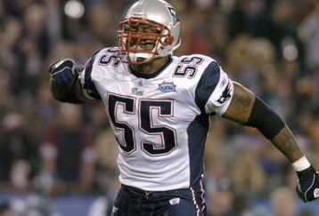 New England Patriots Willie McGinest during the first quarter of Super Bowl XXXIX between the Philadelphia Eagles and the New England Patriots at Alltel Stadium in Jacksonville, Florida on February 6, 2005.  (Photo by Al Messerschmidt/Getty Images)