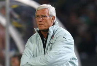 PRETORIA, SOUTH AFRICA - JUNE 21:  Marcello Lippi the coach of Italy looks on during the FIFA Confederations Cup match between Italy and Brazil at the Loftus Versfeld Stadium on June 21, 2009 in Pretoria, South Africa.  (Photo by Alex Livesey/Getty Images)