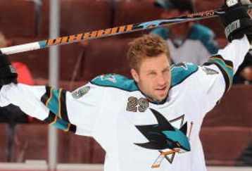 ANAHEIM, CA - APRIL 21:  Ryane Clowe #29 of the San Jose Sharks warms up against the Anaheim Ducks during Game Three of the Western Conference Quarterfinal Round of the 2009 Stanley Cup Playoffs at Honda Center on April 21, 2009 in Anaheim, California. (Photo by Harry How/Getty Images)