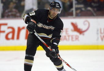 ANAHEIM, CA - NOVEMBER 7:  Francois Beauchemin #23 of the Anaheim Ducks looks to make a pass play during their NHL game against the Dallas Stars at the Honda Center on November 7, 2008 in Anaheim, California. The Stars defeated the Ducks 5-2. (Photo by Jeff Gross/Getty Images)
