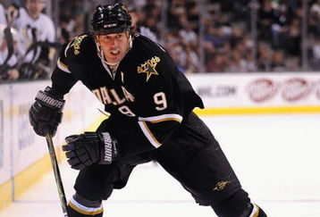 DALLAS - MARCH 01:  Mike Modano #9 of the Dallas Stars during play against the Pittsburgh Penguins at the American Airlines Center on March 1, 2009 in Dallas, Texas.  (Photo by Ronald Martinez/Getty Images)