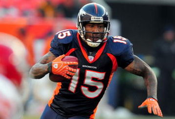 DENVER - DECEMBER 9:  Brandon Marshall #15 of the Denver Broncos heads upfield with a reception in the first half of the football game against the Kansas City Chiefs at Invesco Field at Mile High December 9, 2007 in Denver, Colorado.  (Photo by Steve Dykes/Getty Images)