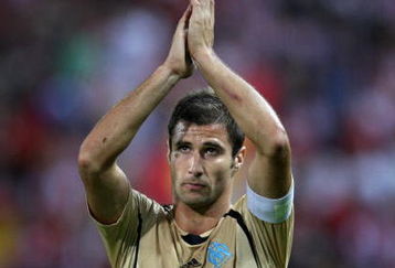 MADRID, SPAIN - OCTOBER 01:  Lorik Cana of Marseille acknowledges the fans at the end of the UEFA Champions League Group D match between Atletico Madrid and Marseille at the Vicente Calderon Stadium on October 1, 2008 in Madrid, Spain. Atletico Madrid won the match 2-1.  (Photo by Jasper Juinen/Getty Images)