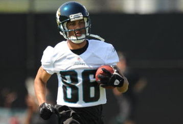 JACKSONVILLE, FL - MAY 1:  Wide receiver Dennis Northcutt #86 of the Jacksonville Jaguars runs with a pass May 1, 2009 at a team minicamp near Jacksonville Municipal Stadium in Jacksonville, Florida.  (Photo by Al Messerschmidt/Getty Images)