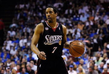 ORLANDO, FL - APRIL 22:  Andre Miller #7 of the Philadelphia 76ers sets up a play against the Orlando Magic in Game Two of the Eastern Conference Quarterfinals during the 2009 NBA Playoffs at Amway Arena April 22, 2009 in Orlando, Florida.   NOTE TO USER: User expressly acknowledges and agrees that, by downloading and/or using this Photograph, user is consenting to the terms and conditions of the Getty Images License Agreement.  (Photo by Sam Greenwood/Getty Images)